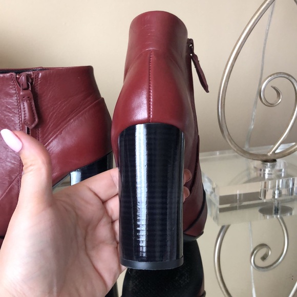 Tory Burch Red Cherry Burgundy Ankle Boots/Booties - Picture 4 of 10